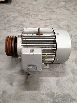 Elektromotor MEZ Mohelnice 2,2kw, 950ot /min 400V - 4