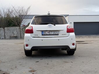 Toyota Auris 1.6 - 4