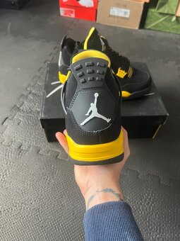 Nike Jordan 4 Yellow Thunder - 4