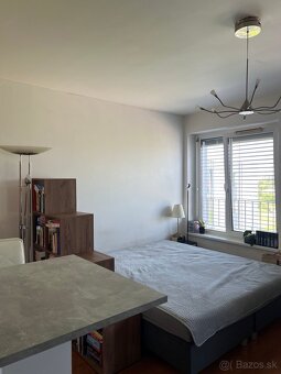 1 IZB. BYT S BALKÓNOM, ZARIADENÝ, UL. HRACHOVÁ, VOĽNÝ 17.júl - 4