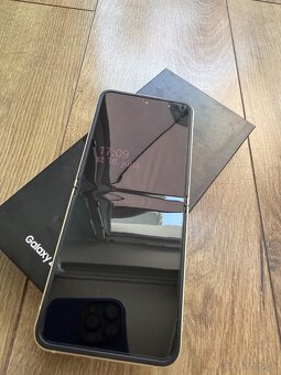 Predam Samsung galaxy Z flip6 256Gb - 4