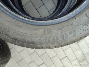 185/60R15 Goodyear EfficientGrip Performanca2 - 4