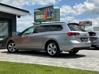 Volkswagen Passat Variant 2.0 TDi DSG 4Motion - 4