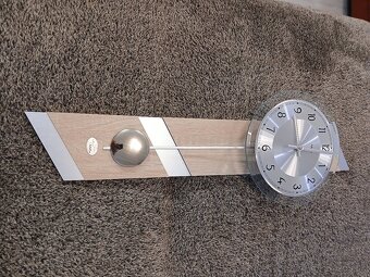 Kyvadlové nástenne hodiny AMS - 4