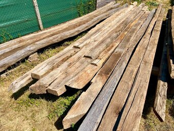 Staré dubové hranoly a trámy - ručne kresané - 4