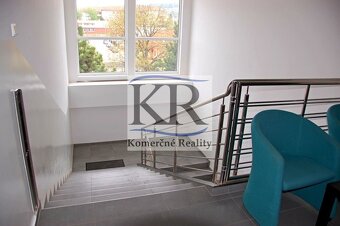 Na prenájom 2 kancelárie 24 m2 a 17 m2, v Trenčíne – širši - 4