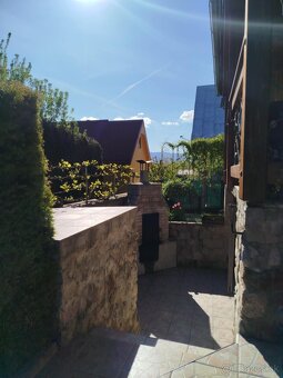 Chatka so záhradou - 4