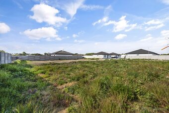 Na predaj | Stavebný pozemok 570 m² - Malé Leváre - 4