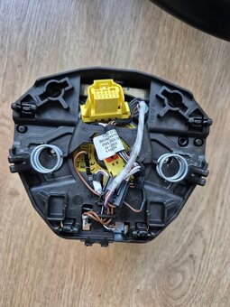 SKODA MULTIFUNKČNÝ VOLANT VYHRIEVANY, PADLAMI DSG A AIRBAGOM - 4