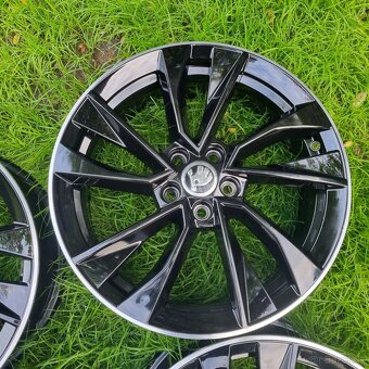 Vega Scala Kamiq Fabia zimne Alu kola R17 5x100 - 4