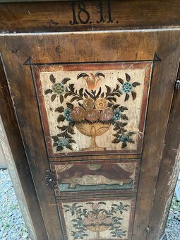 Starožitná skriňa - 4