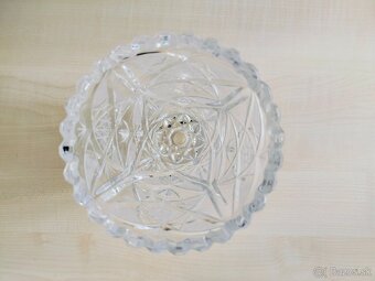 Křišťálová váza jenom pro umele kytky - 4