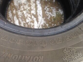 Predám zimné pneu185/70r14 5mm - 4