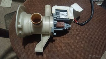 Prredám diely na práčku  Whirpool AW 6316 - 4