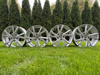 VW / BORBET disky R16 5x112 6,5J ET46 - 4