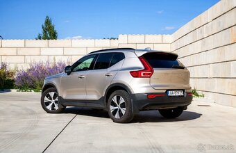 Volvo XC40 2.0 B3 mHEV Plus Dark, FINANCOVANIE - 4