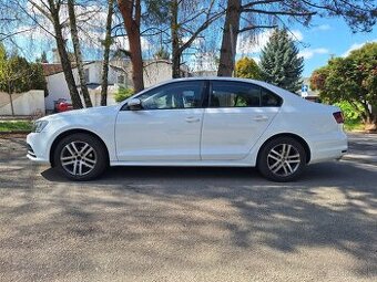 Volkswagen Jetta - 4