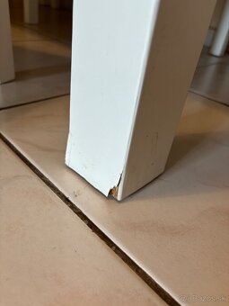 Jedalensky stol rozkladaci + 4 stolicky - 4