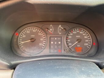 Predám renault clio rv 2001 - 4