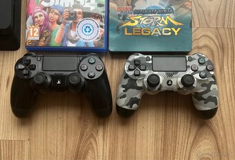PlayStation 4 (PS4) + 2 Ovládače - 4