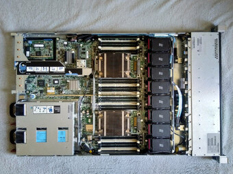 Predám sever HPE DL360p gen8 - 4