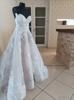 Predám zabehnutý svadobný salón - 4