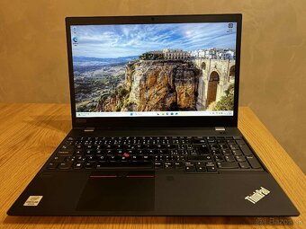 Lenovo ThinkPad T15 G1 - 4