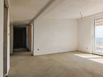 PREDAJ 4 IZBOVÝ BYT S KRÁSNYM VÝHĽADOM NA ZOBORE, BALKÓN 13 - 4