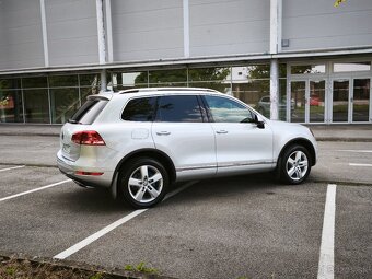 VW TOUAREG 3,0tdi 4x4-PANORAMA-TAZNE-KOŽA - 4