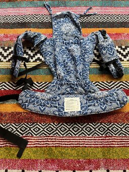 Be Lenka 4ever Folk modrá detský nosič - 4