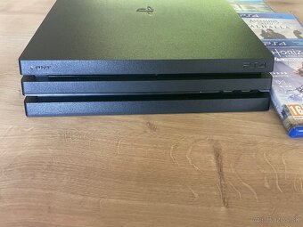 Playstation 4 PRO - 4