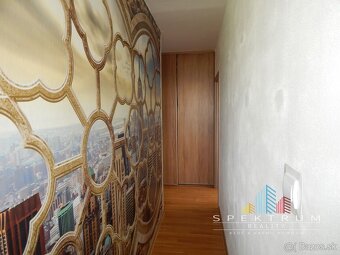 SPEKTRUM REALITY- Na Predaj 3-izbový veľkometrážny byt, 75.2 - 4