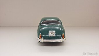 1:18 JAGUAR MARK II - 4