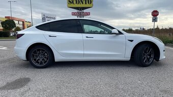 Tesla Model 3 Standard Range RWD 2023 - 4