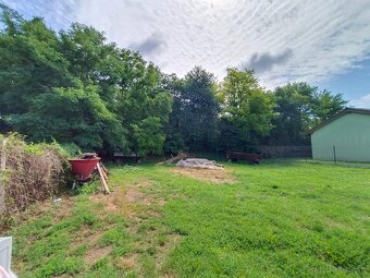 Predáme menší stavebný pozemok - 451 m2 - obec Báb - 4