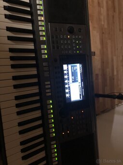 YAMAHA PSR S770 - 4
