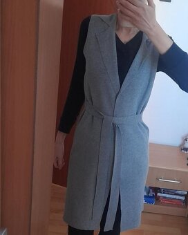 Dlhá šedá vesta - 4