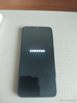 {10} Samsung Galaxy A40 - 4