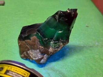 Vulkanický Achát - UV aktívny - 4