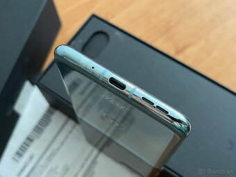 Motorola Razr 40 Ultra Glacier Blue 256GB - 4