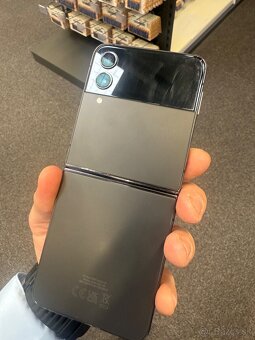 Samsung Galaxy Zflip 4 128Gb - 4