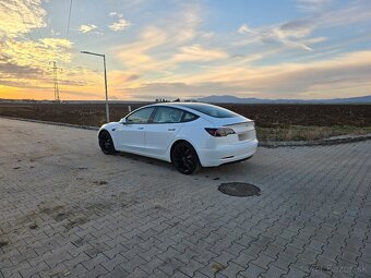 Tesla model 3 Performance - 4