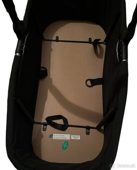 Britax CARRYCOT + ISO fix - - - 30eur - - - - 4