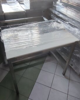 Vybavenie gastro prevádzky, nerezový nábytok, police - 4