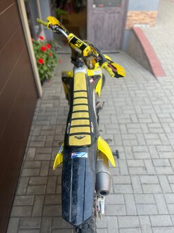 Suzuki rmz 250 - 4