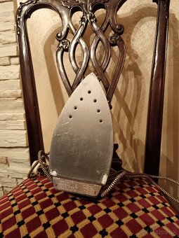 Retro žehlička 220 V - 4