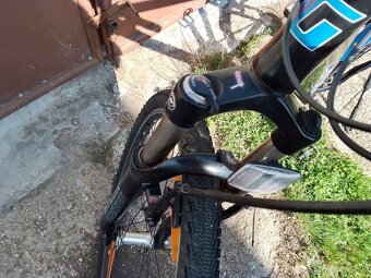 Predám Pekný ako nový Bicykel rozmer 26( ALU) Hliníkový ram - 4