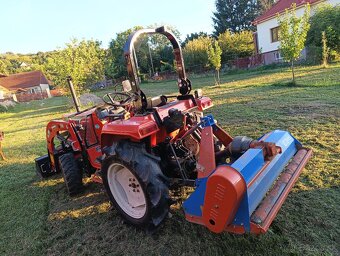 Traktor , malotraktor Hinomoto N209 s čelným nakladačom - 4