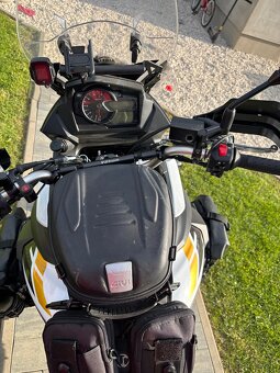 Suzuki DL 650 vstrom xt - 4