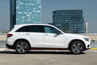 Mercedes-Benz GLC SUV 350 e 4MATIC A/T - 4